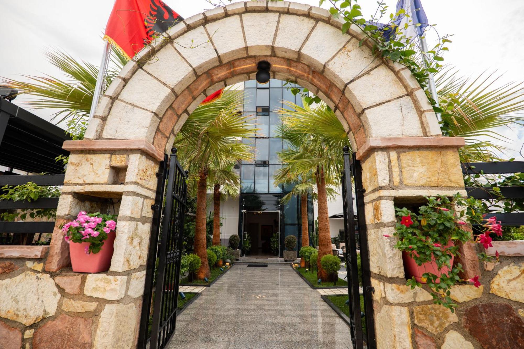 Hotel Eagle 卡萨米尔 外观 照片